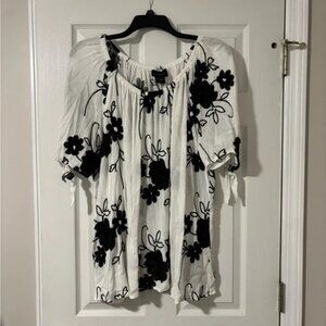 Chic Black Floral Women's Blouse
